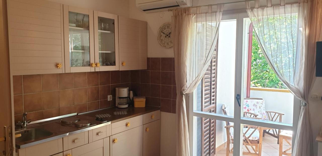 Apartment Tonci Rab Town Buitenkant foto