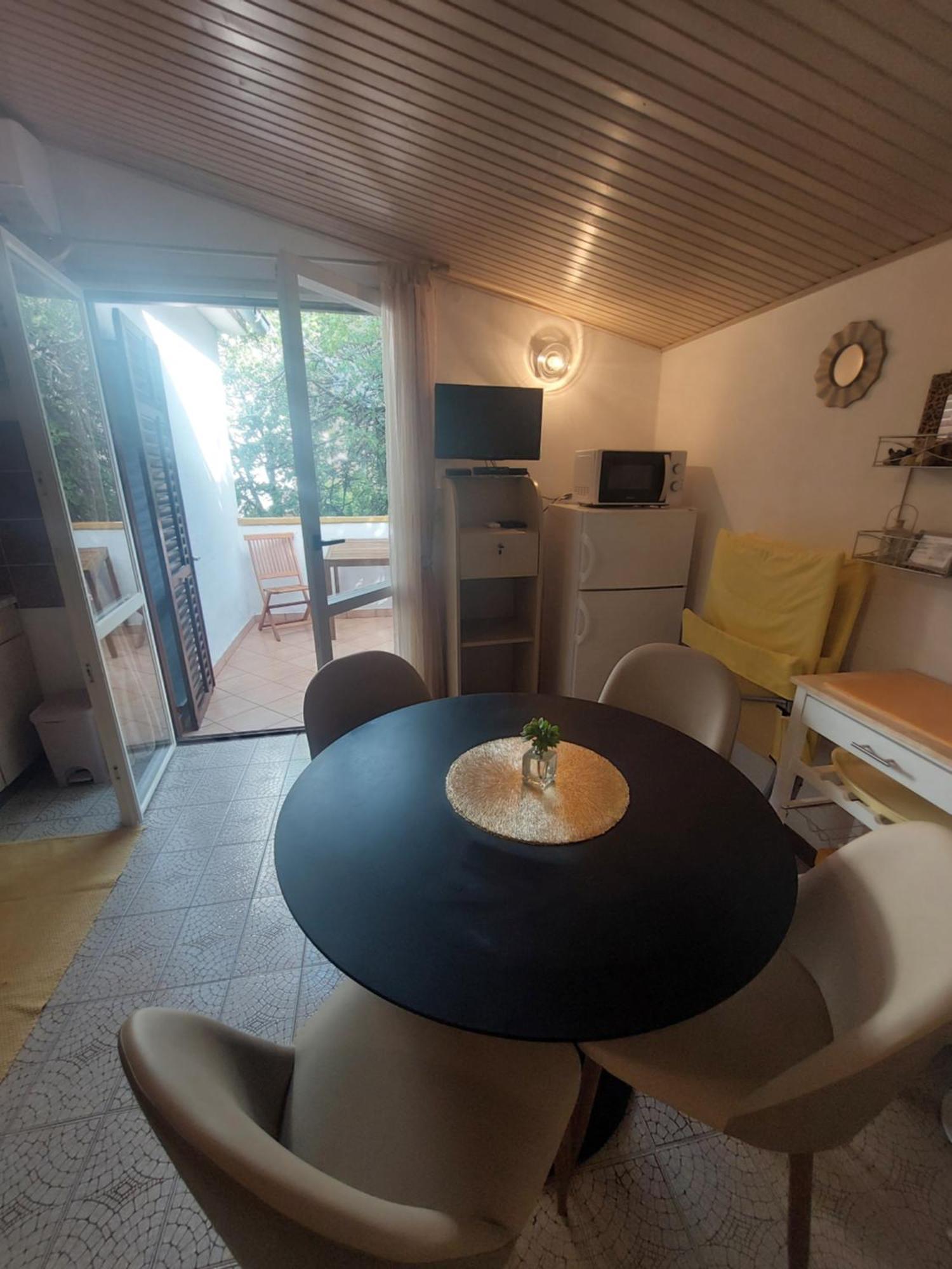 Apartment Tonci Rab Town Buitenkant foto